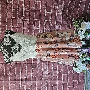 Haute Monde Floral & Lace Dress size Lg